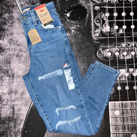 NWT Levi’s Mom Jeans - Picture 6 of 8